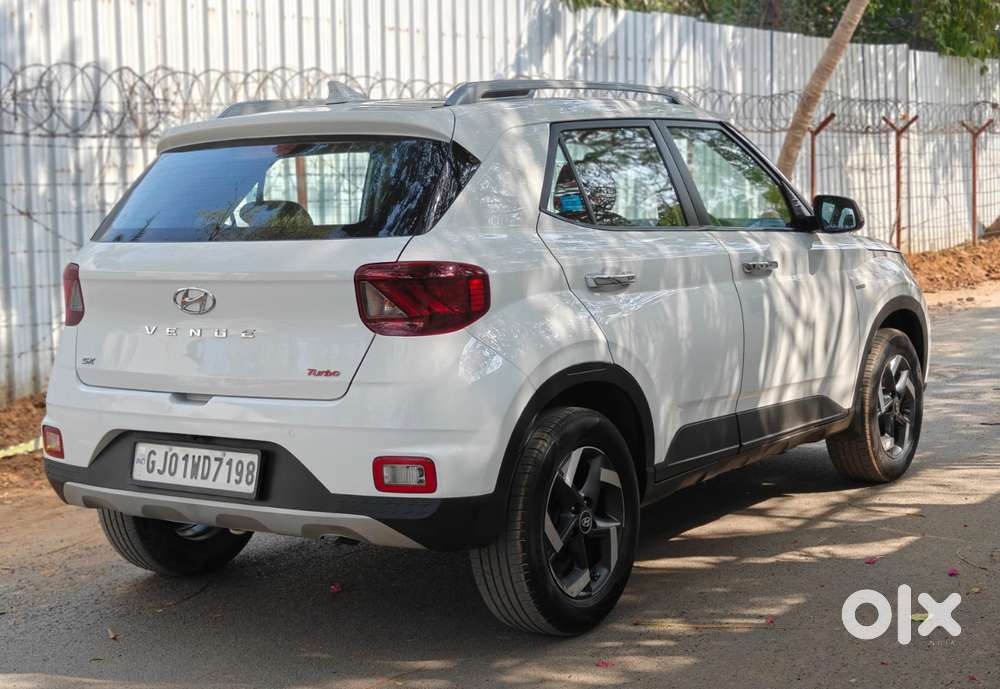 Hyundai Venue Sx+ At, 2021, Petrol