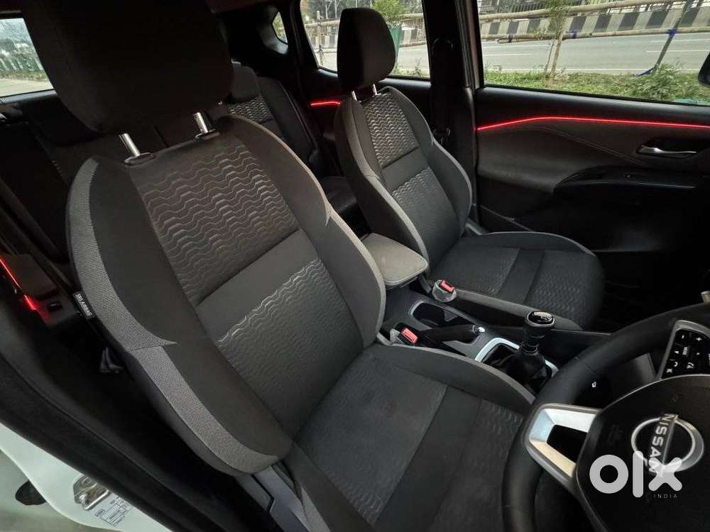 Nissan Magnite N-connecta Mt, 2025, Petrol