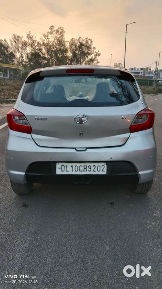 Tata Tiago 1.2 Revotron Xt (o), 2017, Petrol