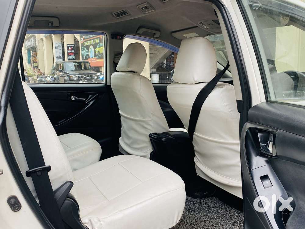 Toyota Innova Crysta 2.4 G Mt 7 Str, 2017, Diesel