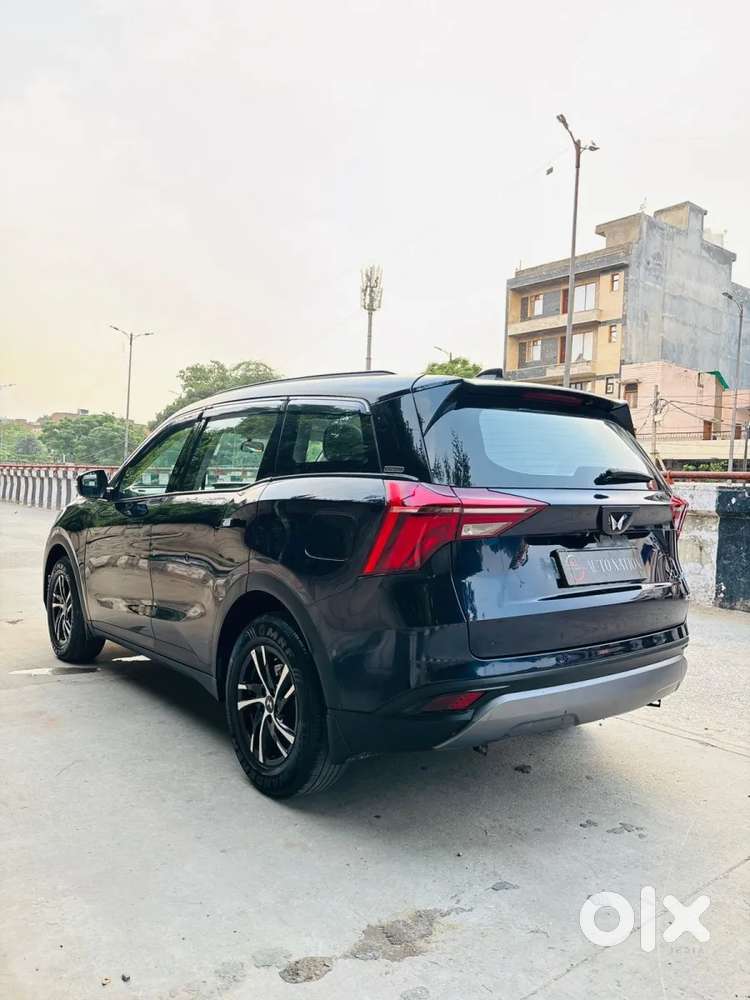 Mahindra Xuv700 2.0 Ax 5 Petrol Mt 7 Str, 2025, Petrol