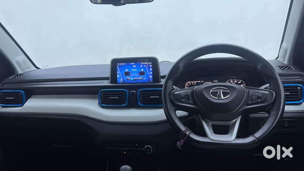 Tata Punch 1.2 Revotron Creative Amt Dual Tone, 2022, Petrol