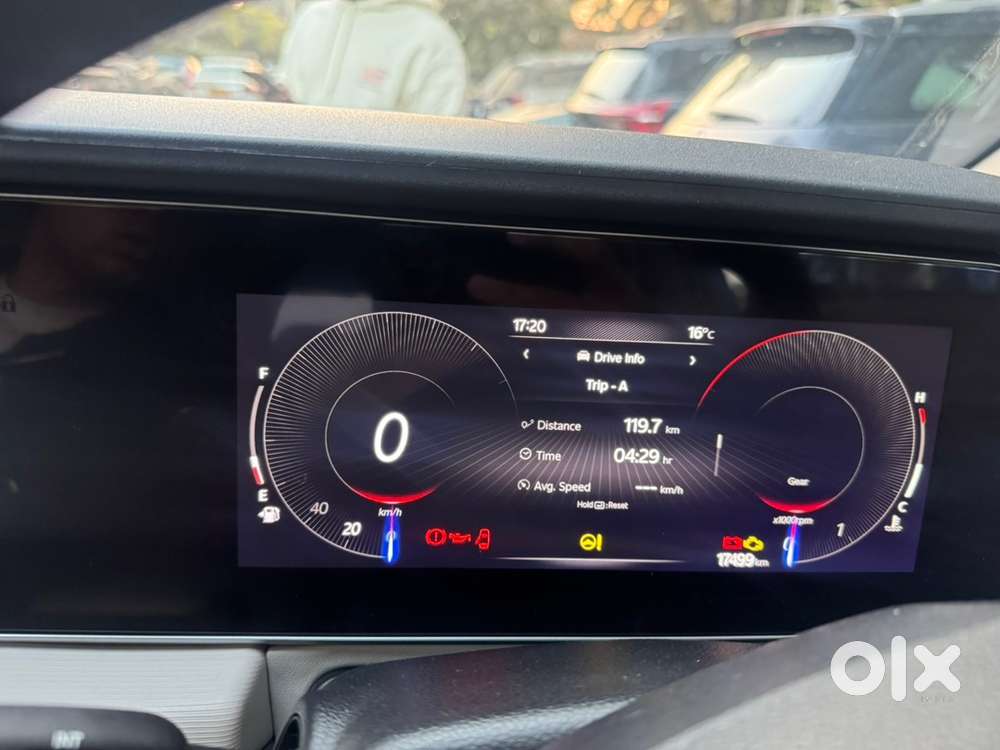 Mahindra Xuv700 2025 Petrol 19500 Km Driven