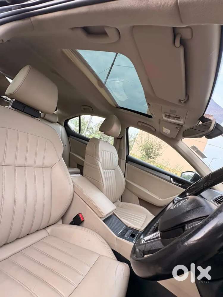 Skoda Superb [ ] 1.8 Style Tsi At, 2019, Petrol