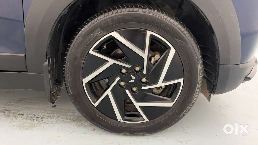 Mahindra Xuv 3xo Ax7l 1.2 Petrol At (pg), 2025, Petrol