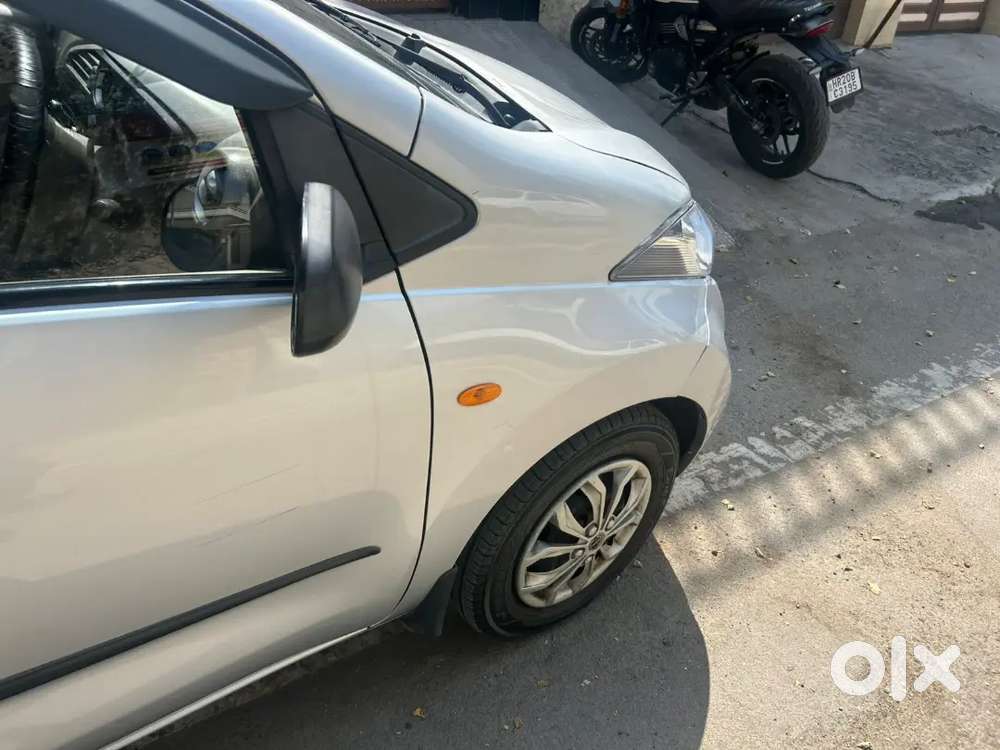 Single Owner Cng Fitted Petrol With Very Good Condition