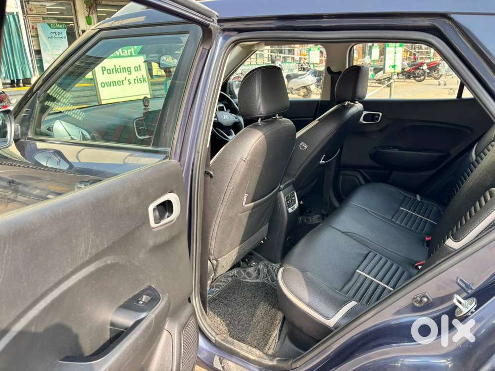 Hyundai Venue 2019 Petrol 75000 Km Driven
