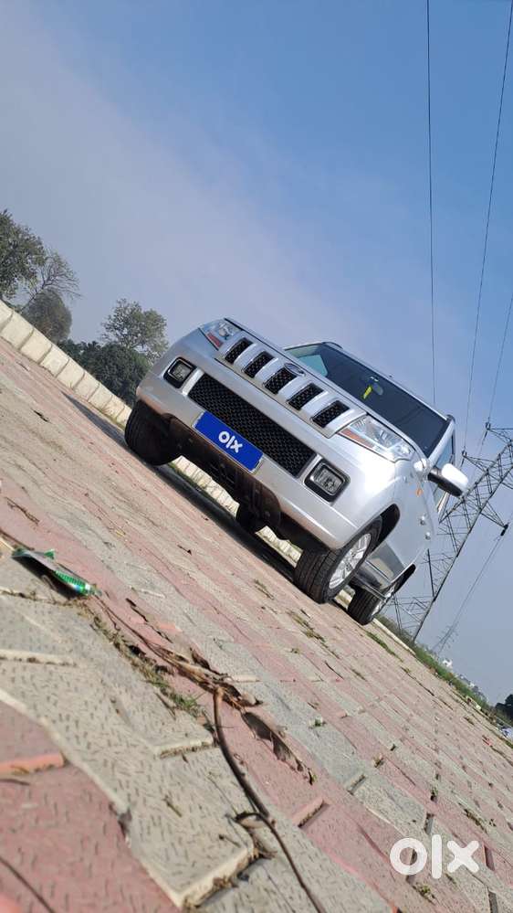 Mahindra Tuv 300 T8 Amt, 2015, Diesel