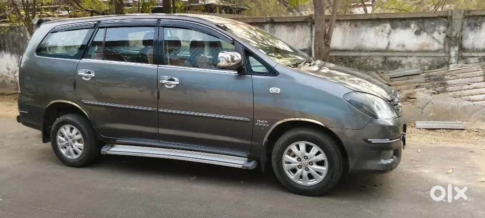 Toyota Innova 2010