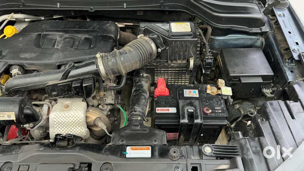 Mahindra Xuv300 1.2 W8 (o) Amt Petrol, 2022, Petrol
