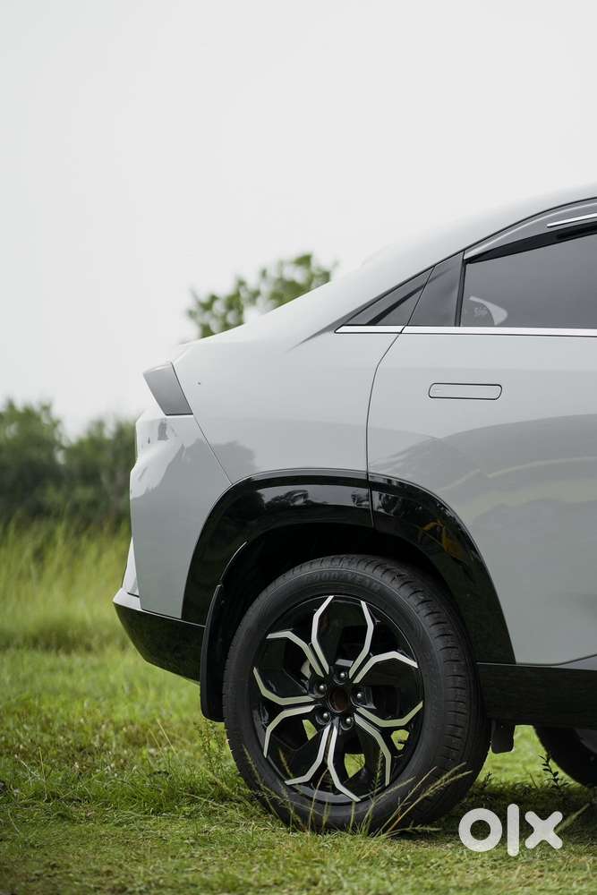 Tata Curvv Accomplished Plus A 1.2 Hyperion Gdi Petrol 6mt, 2025, Pe..