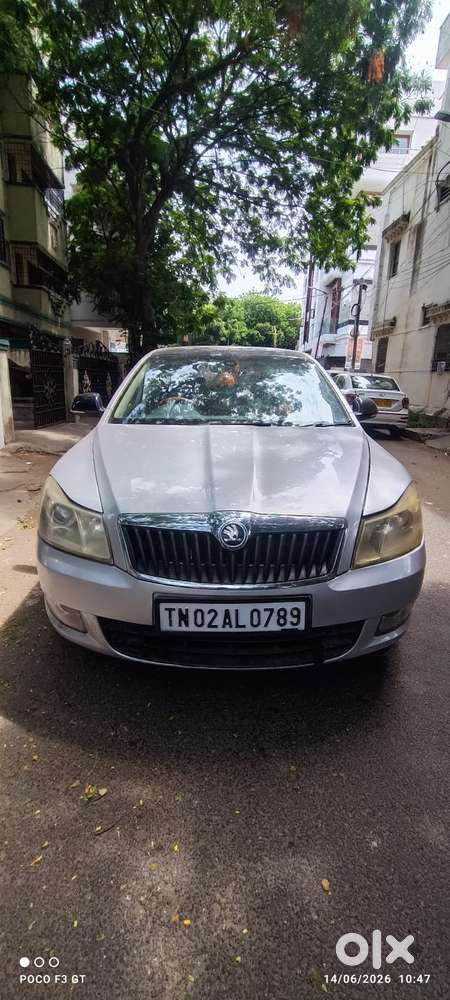 Skoda Laura Ambiente 2.0 Tdi Cr Manual, 2010, Diesel