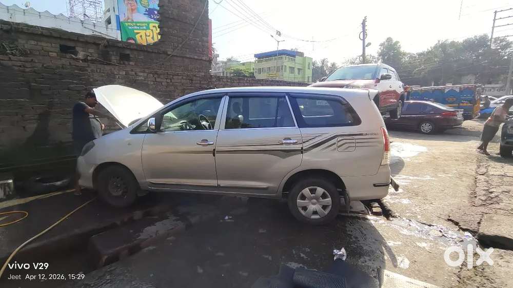 Toyota Innova 2011 Diesel 150000 Km Driven