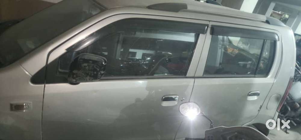 Wagon R Vxi, Silver Color