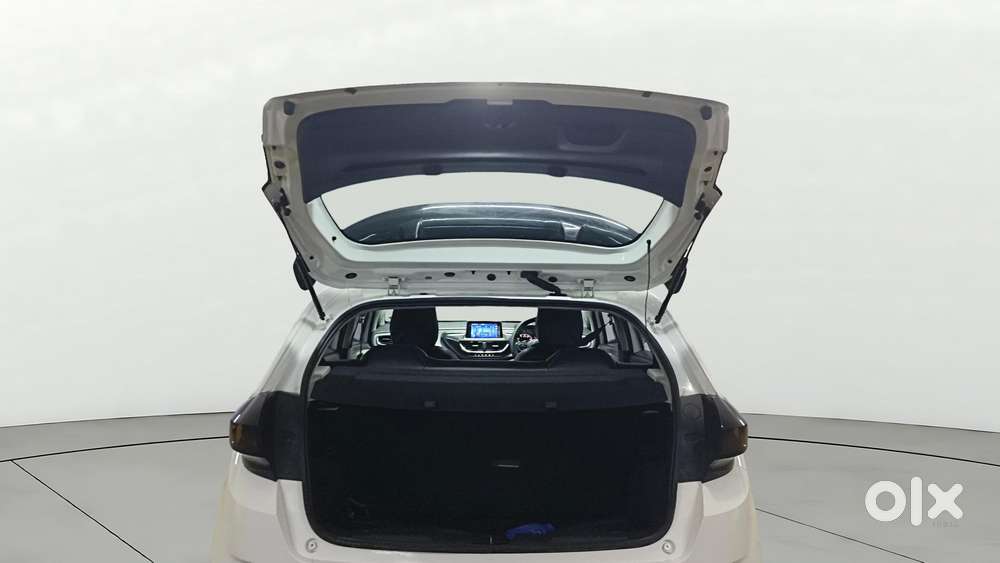 Tata Altroz 1.2 Xm Plus, 2022, Petrol