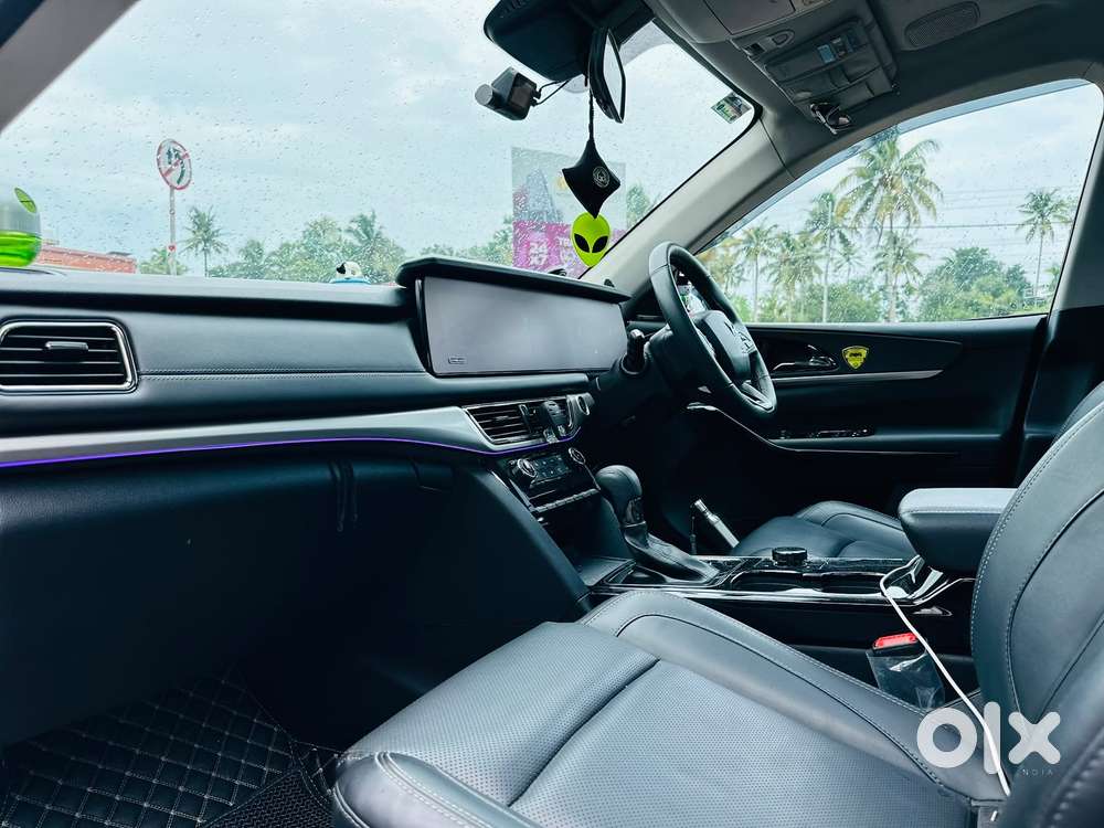 Mahindra Xuv700 2.2 Ax 7 Diesel At Str Awd, 2025, Diesel