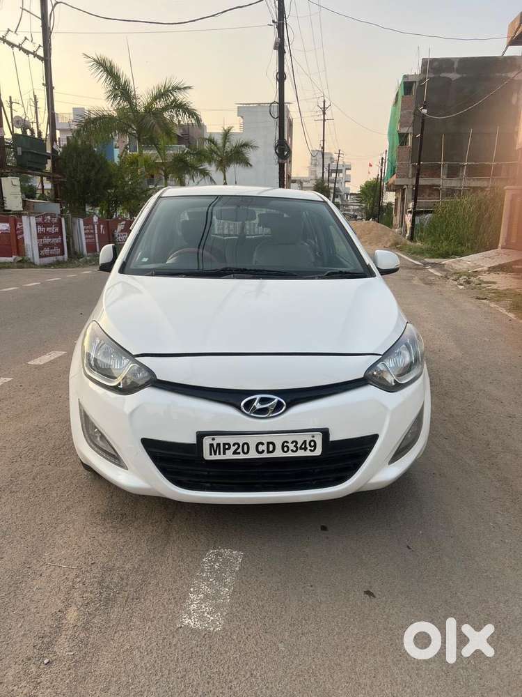Hyundai I20 Petrol Cvt Magna Executive, 2013, Petrol