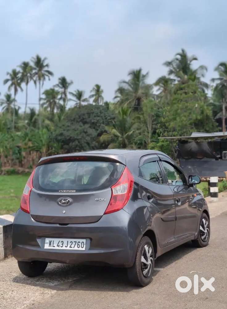 Hyundai Eon 2016 Petrol Well Maintained 3tyre Above 90%.
