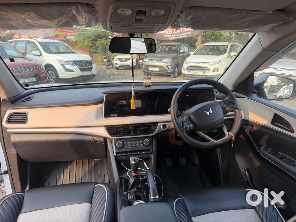 Mahindra Xuv700 Petrol 2024