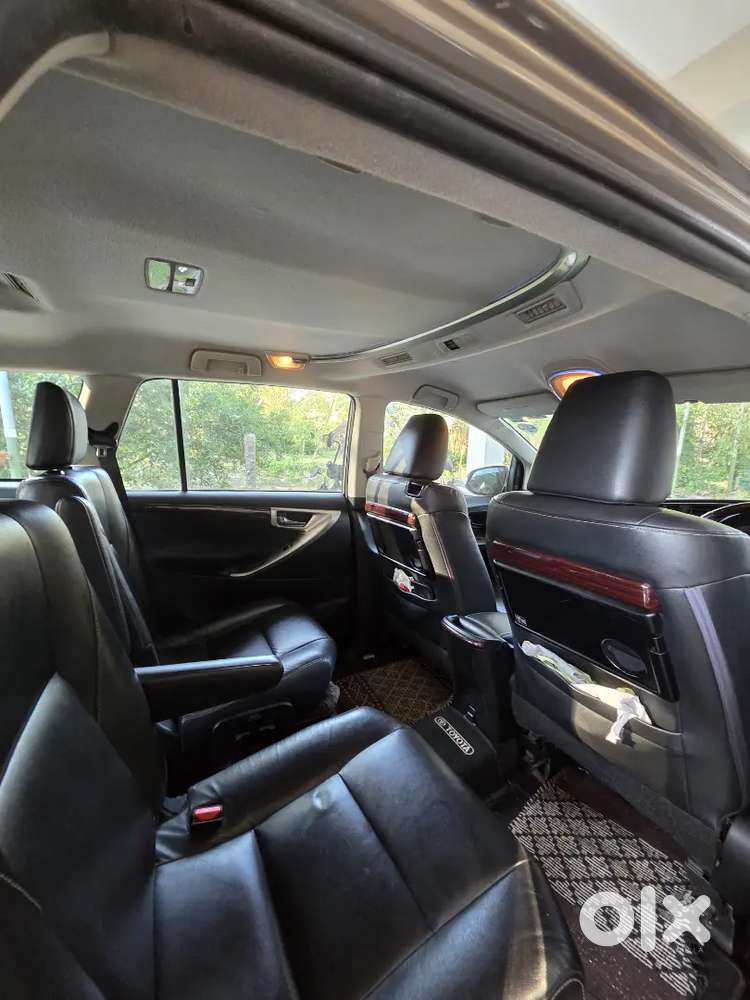 Toyota Innova Crysta 2016 Diesel Well Maintained