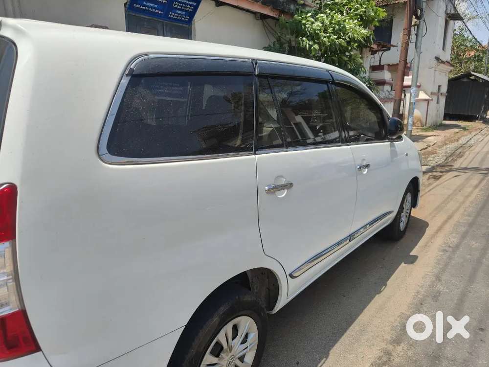 Toyota Innova 2015 Diesel 123000 Km Driven