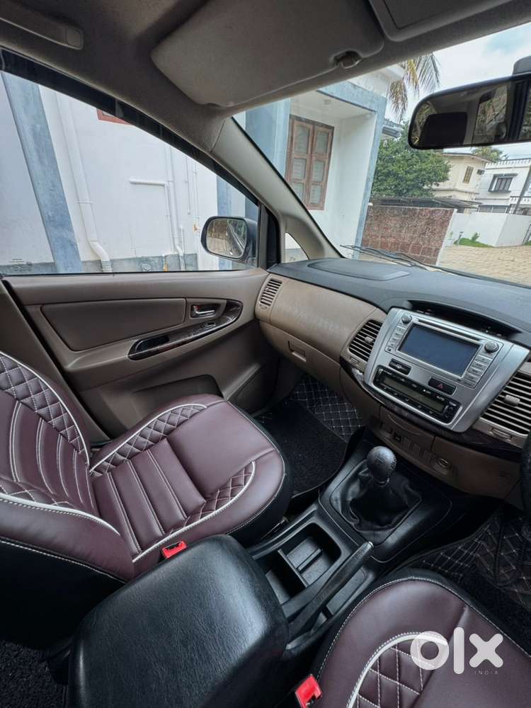 Toyota Innova 2.5 Z Re For Sale