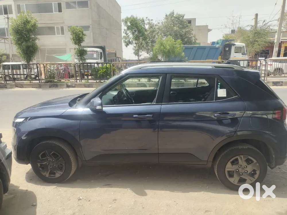 Hyundai Venue 2023 Diesel 30000 Km Driven