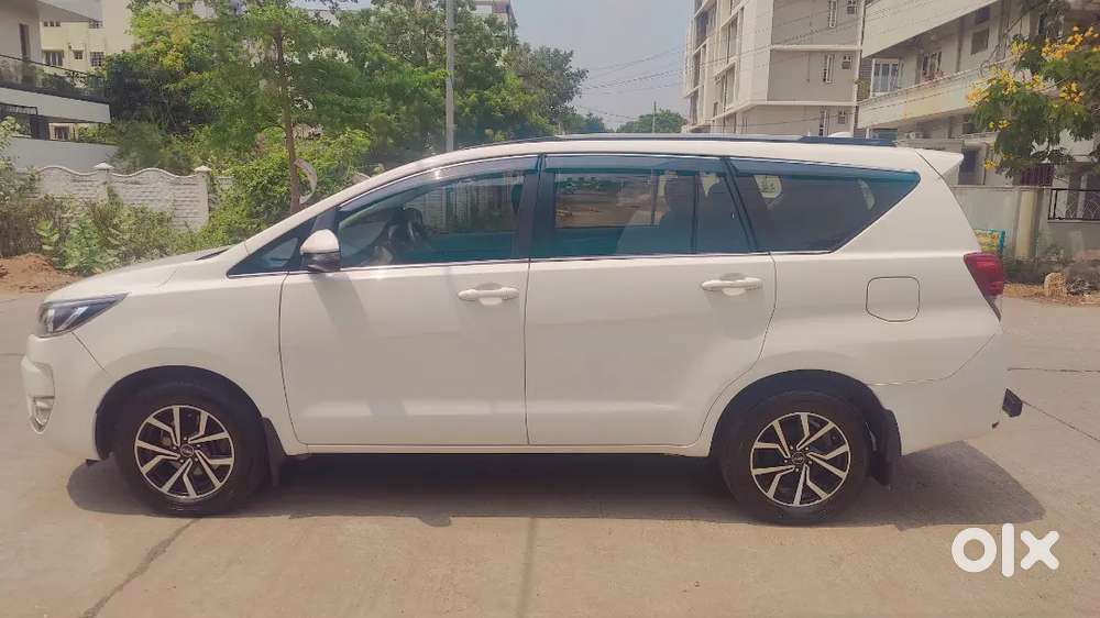 Innova Crysta 2018 V 2.4 8 Str Well Maintained