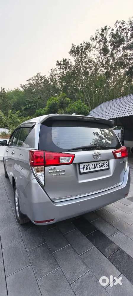 Innova Cryata(2016 Zx Automatic 2.4)