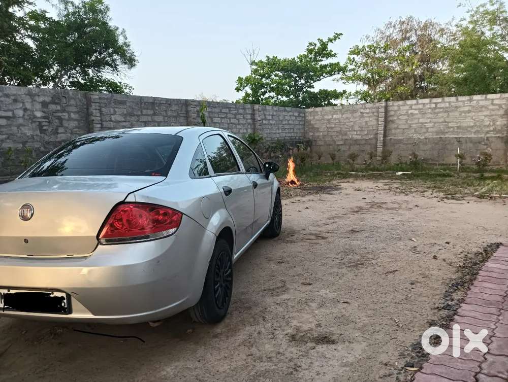 Fiat Linea 2010 Petrol 40230 Km Driven