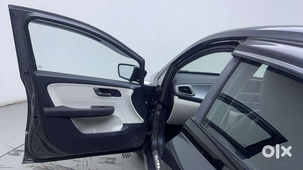 Tata Altroz 1.2 Xz Plus Petrol, 2022, Petrol
