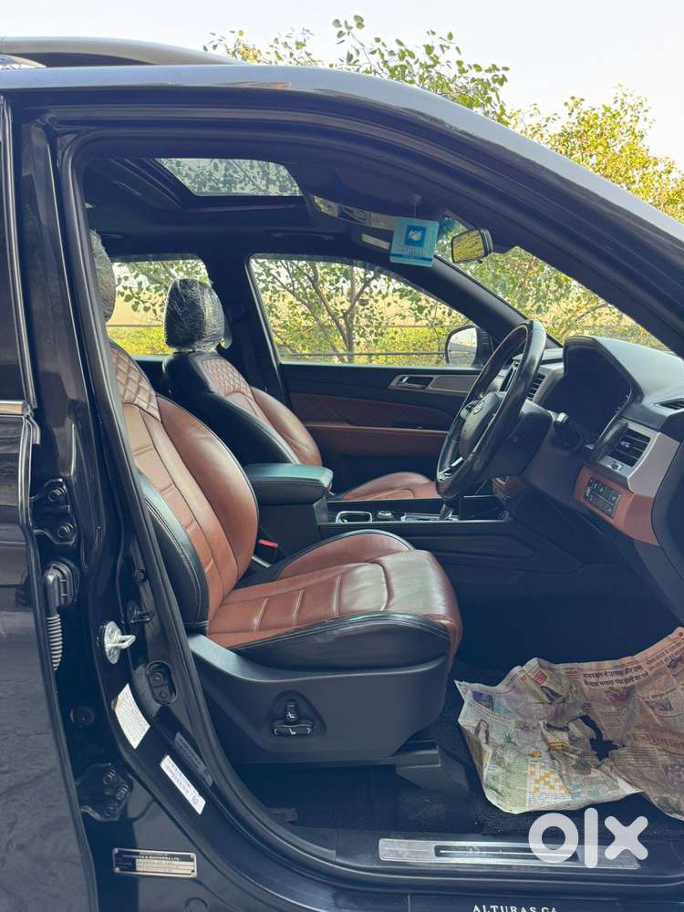 Mahindra Alturas G4
