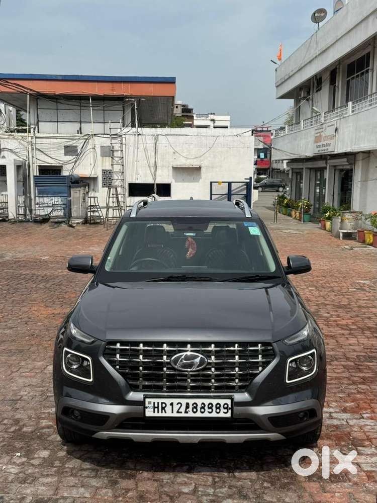 Hyundai Venue 2022 Diesel Well Maintained