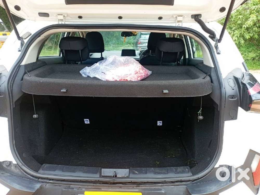 Tata Nexon Smart Plus1.2 Revotron Petrol 5 Mt, 2024, Petrol