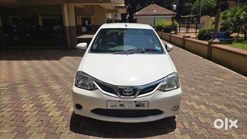 Toyota Etios V, 2015, Petrol