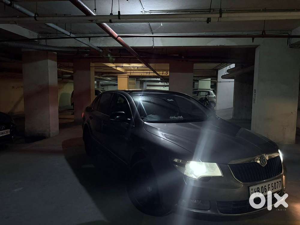 Skoda Superb 2012 Petrol 72000 Km Driven