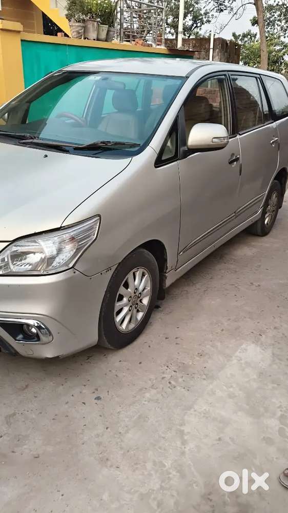 Toyota Innova 2013 Diesel 289000 Km Driven Captain Seat