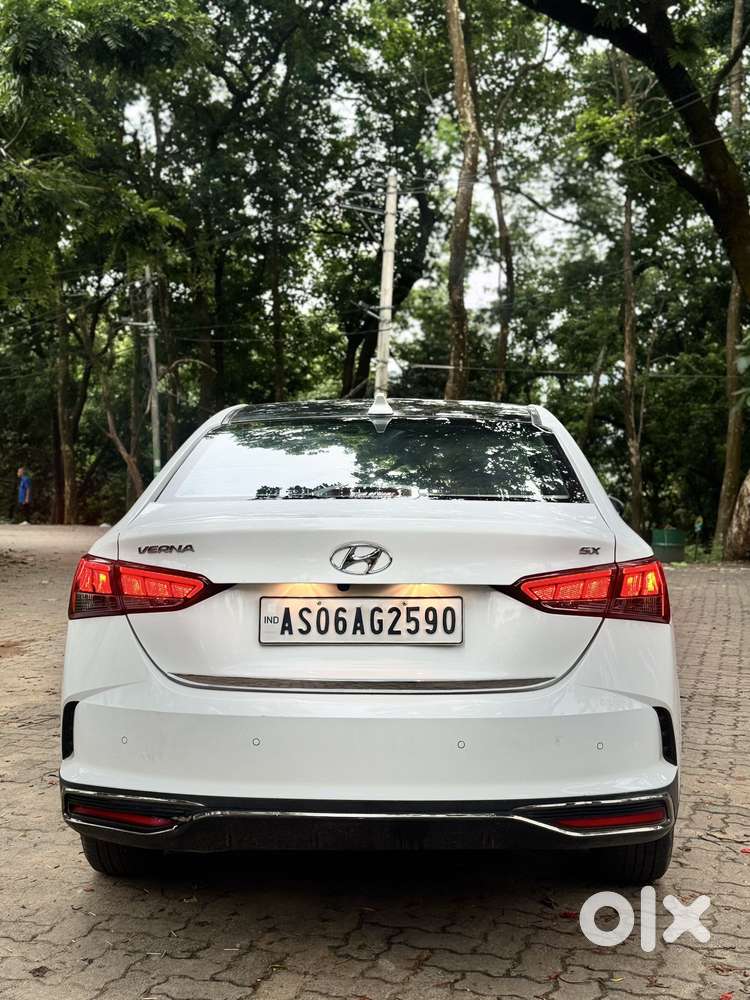 Hyundai Verna 1.5 Sx Petrol Mt, 2022, Petrol
