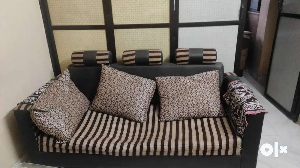 Second hand sofa on olx discount
