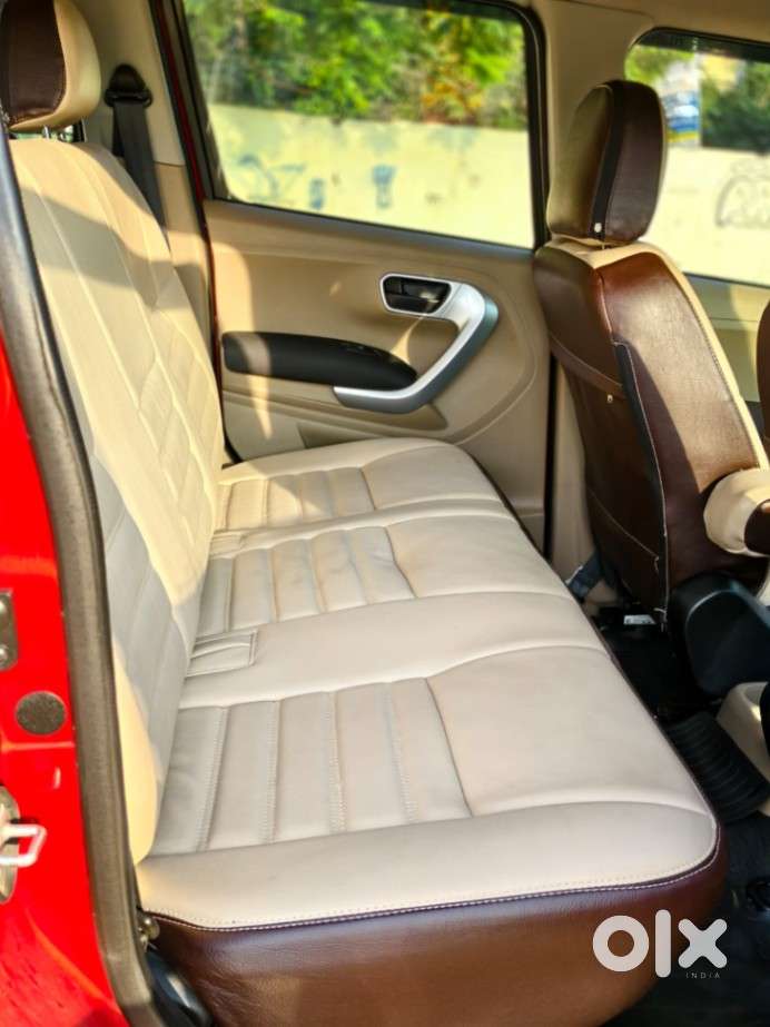 Mahindra Tuv 300 T10, 2018, Diesel