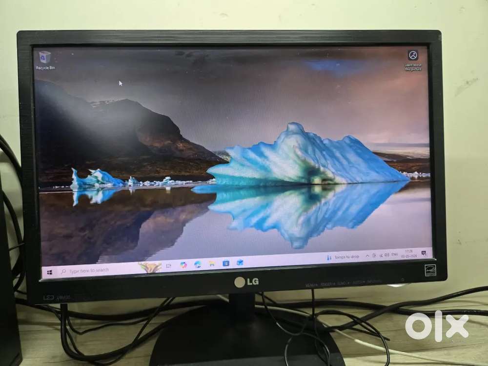Less use fully working desktop pc with monitor, UPS, mouse andkeyboard