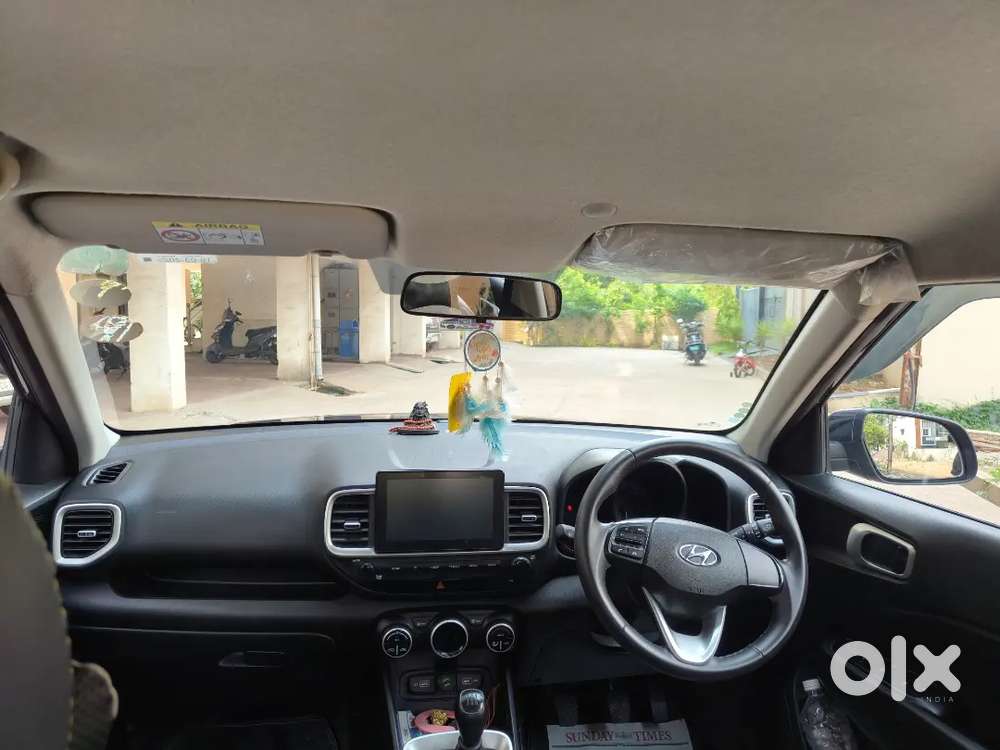 Hyundai Venue 2022 Petrol Well Maintained