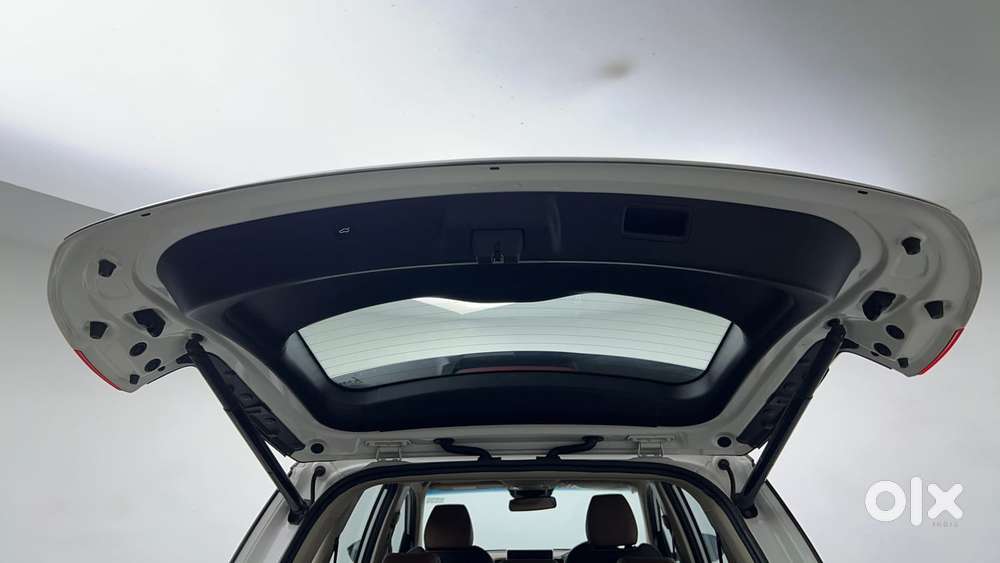 Mg Hector Plus Savvy Pro 1.5 Turbo Petrol Cvt 7 Str Dual Tone, 2023,..