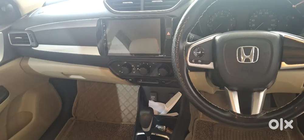 Well Maintained Dec'2022 Automatic Amaze With Service Record