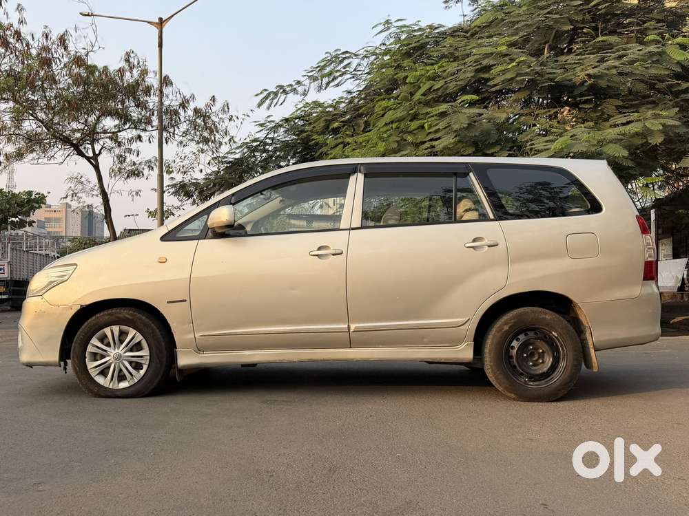 Toyota Innova 2.5 G (diesel) 8 Seater Bs Iv, 2015, Diesel