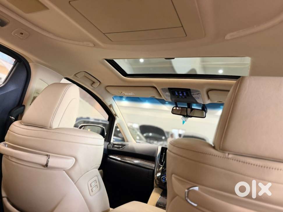 Toyota Vellfire 2.5 Executive Lounge, 2020, Petrol