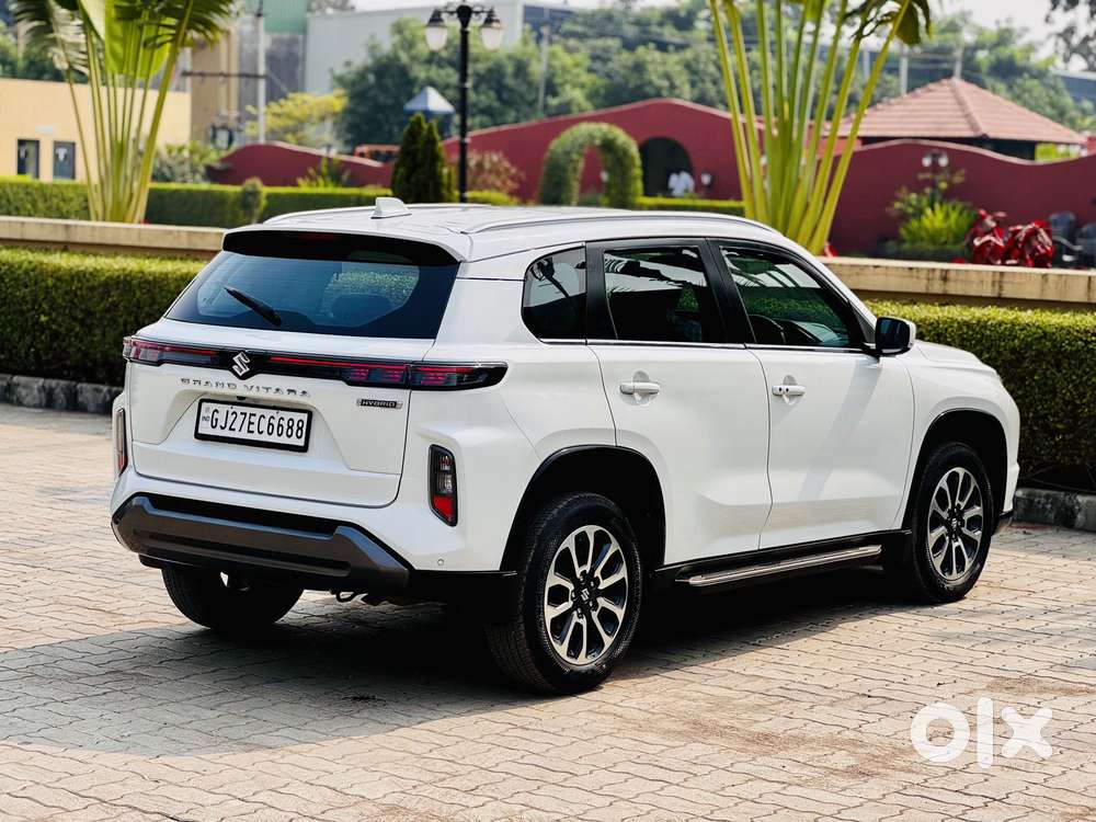 Maruti Suzuki Grand Vitara 1.5 Zeta Plus Dual Tone Intelligent Hybri..