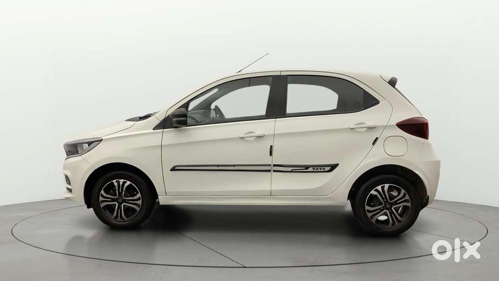 Tata Tiago 1.2 Revotron Xta, 2024, Petrol