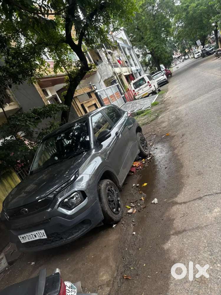 Tata Punch 1.2 Revotron Petrol 2025