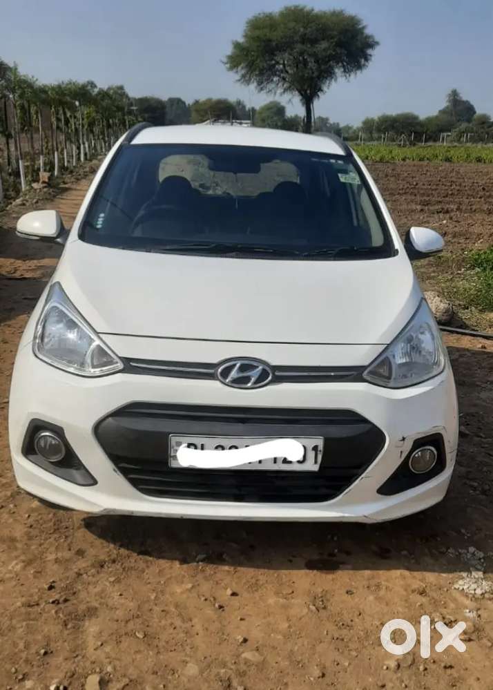 Hyundai Grand I10 Sportz 2014 Push Button Start Top Condition